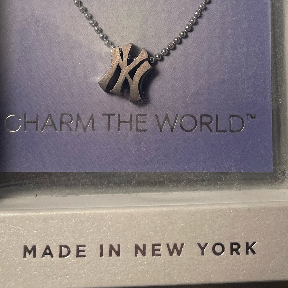 New York Yankees 🍎 Alex Woo MLB sterling silver necklace NWT - Picture 12 of 13